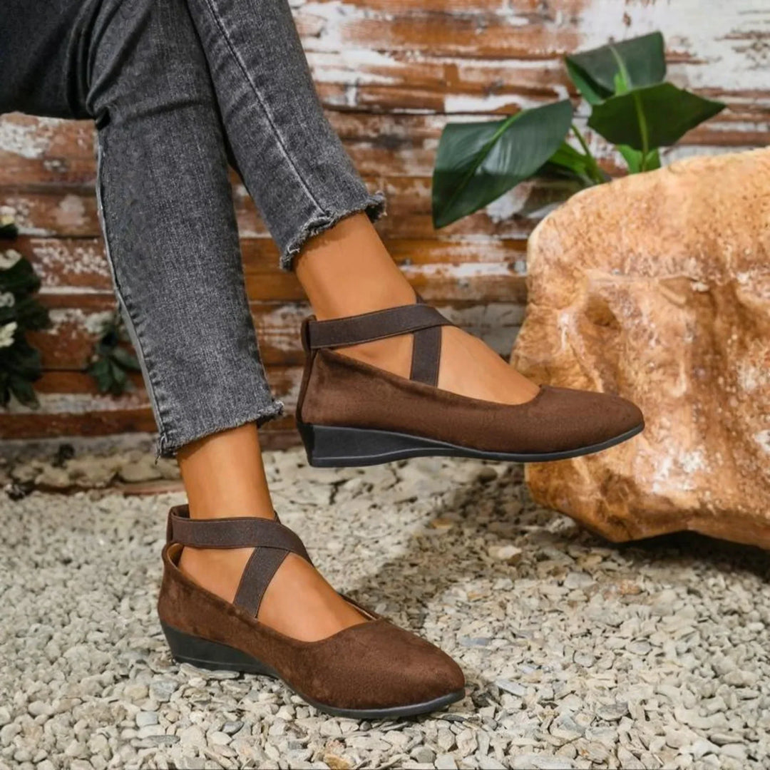 Rovaine | Closed-Toe Wedge Ballerina Shoes