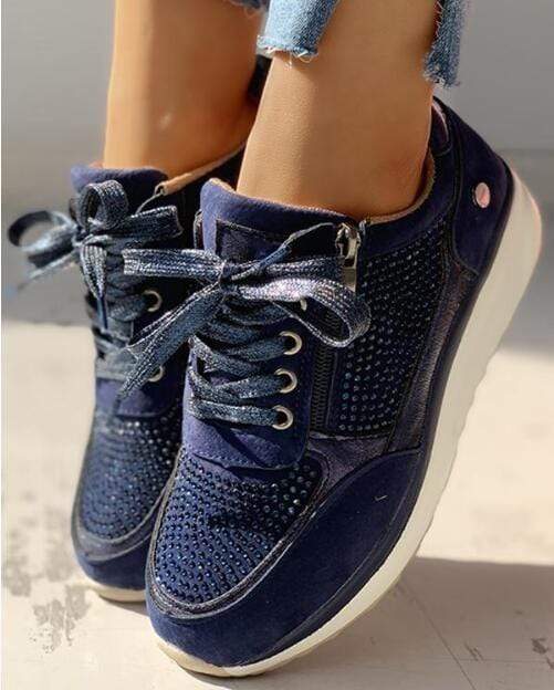 Supportive Lightweight Walking Shoes with Cushioned Fit
